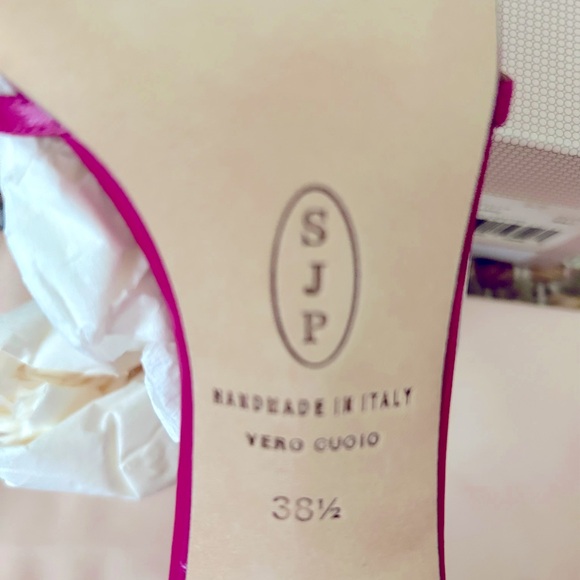 SJP by Sara Jessica Parker Carrie Fuchsia Pink T-Strap Pump Size 38.5 BRAND NEW - Picture 2 of 8